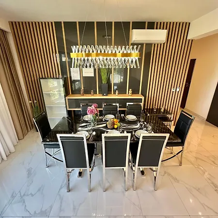 Ilidza Sky Royal Residences דירה *