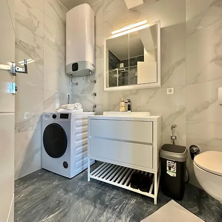 Ilidza Sky Royal Residences شقة